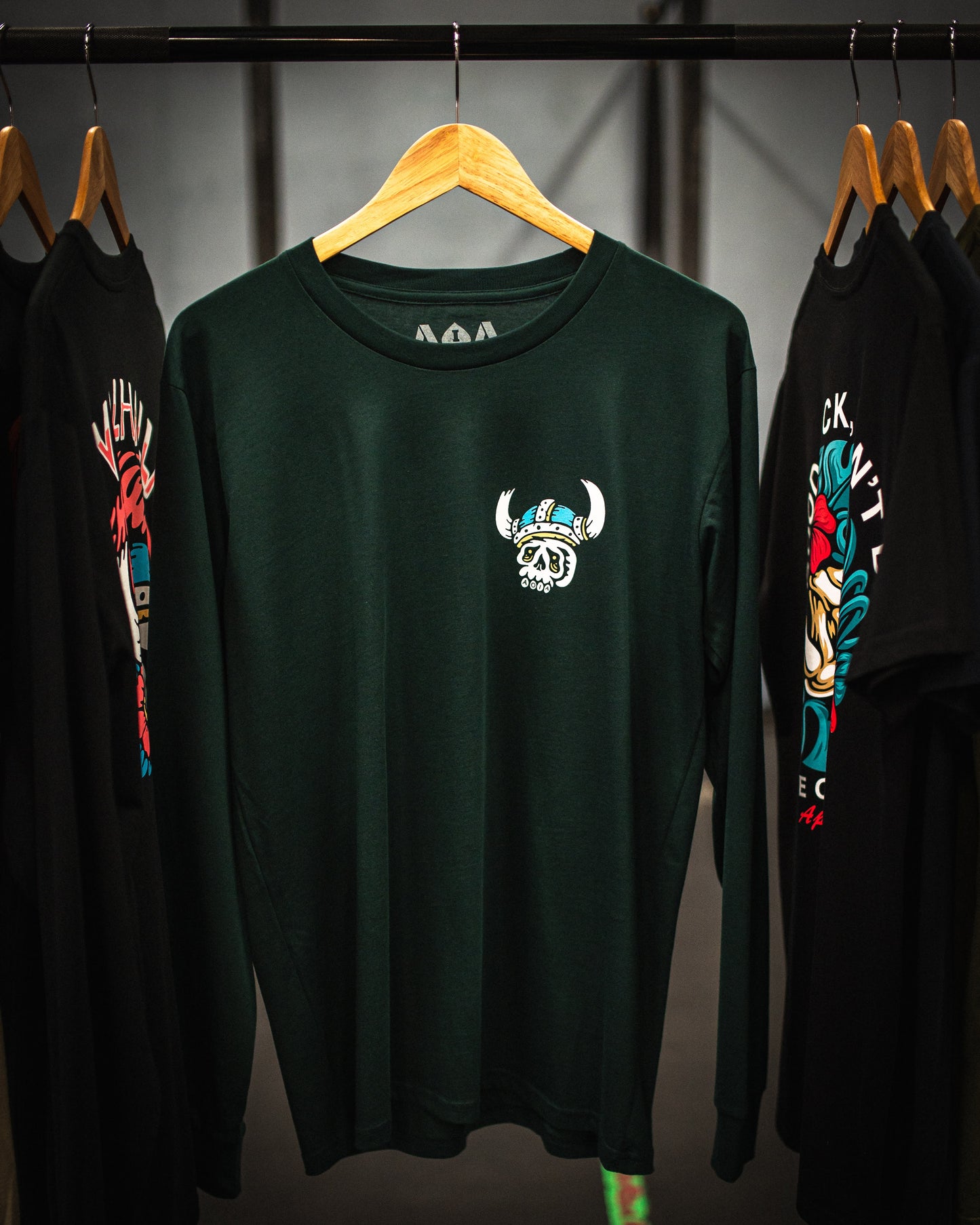 VALHALLA L/S TEE (PINE GREEN)